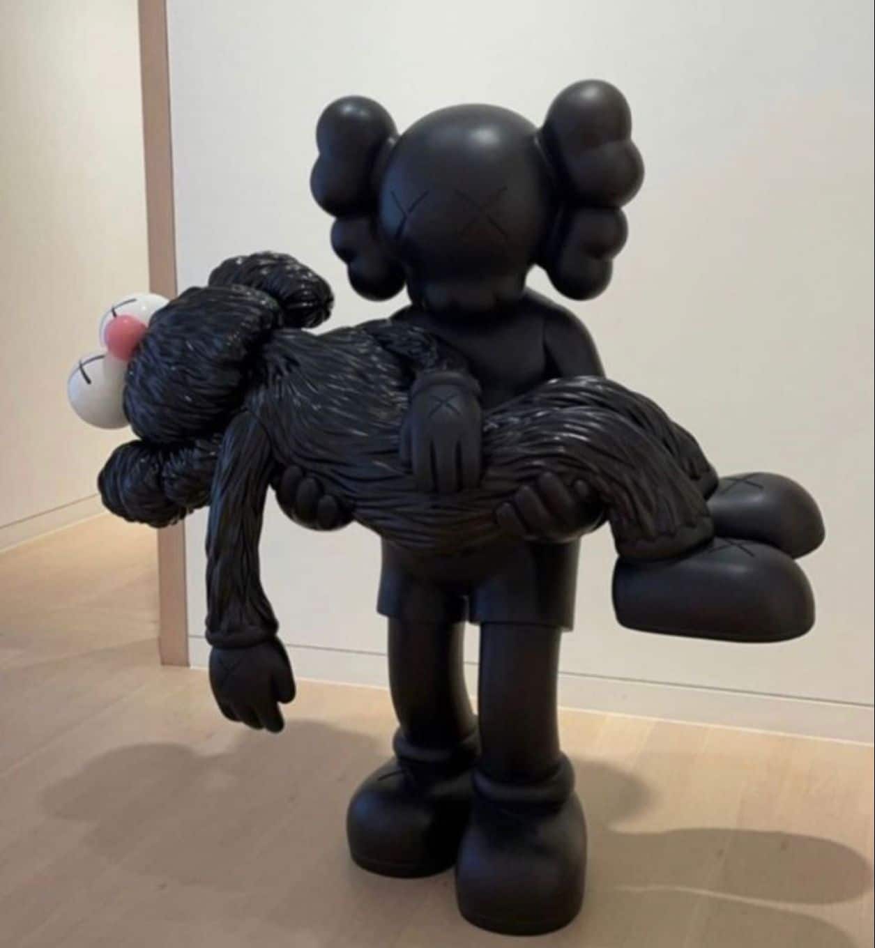 בובת קאוס - Kaws