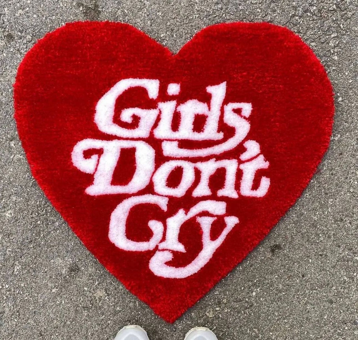 שטיח  "GIRLS DON'T CRY"